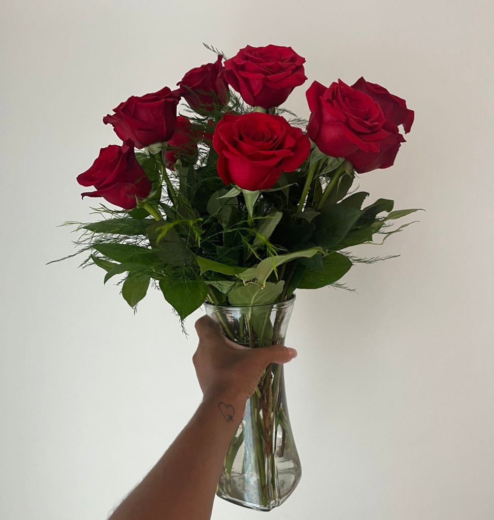 One Dozen Elegant Rose Bouquet